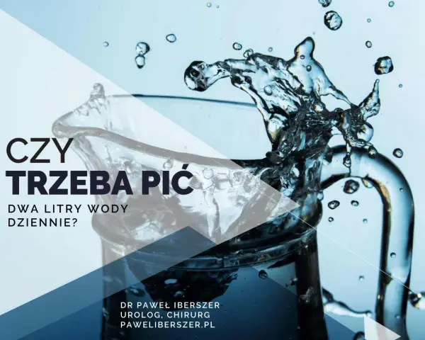 Rozpryskująca się woda w szklance, tekst "Czy trzeba pić dwa litry wody dziennie?".