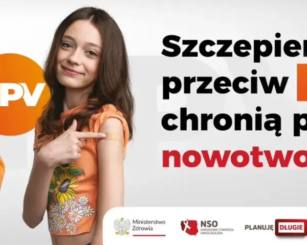 Dwoje dzieci z plastrami po szczepieniu HPV. Napis: "Szczepienia przeciw HPV chronią przed nowotworami".